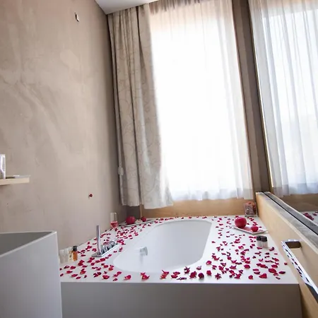 Sun Luxury Pantheon Rom