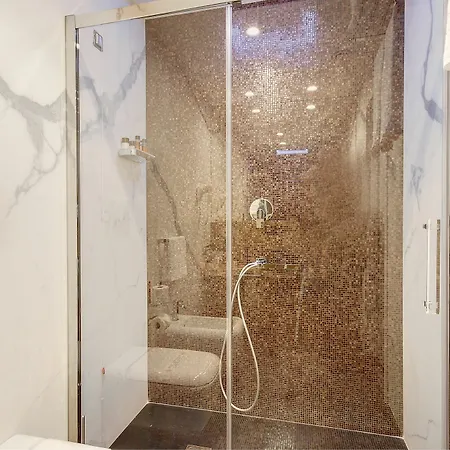 Sun Luxury Pantheon Rom