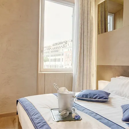 Sun Luxury Pantheon Rome