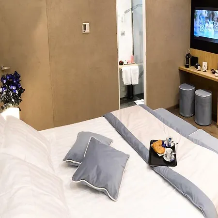 Guest house Sun Luxury Pantheon 3*
