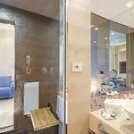 Sun Luxury Pantheon Guest house 4*