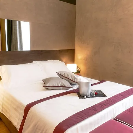 Sun Luxury Pantheon בית הארחה