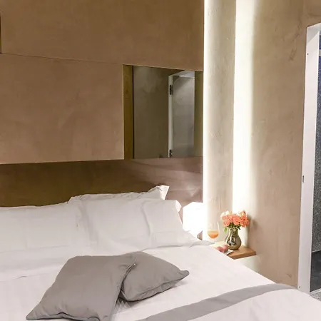 Sun Luxury Pantheon בית הארחה 4*