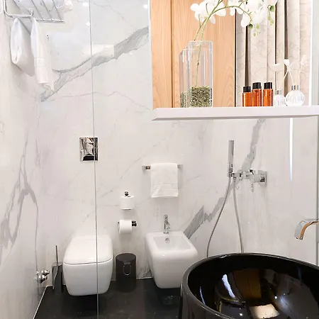 Sun Luxury Pantheon בית הארחה 4*