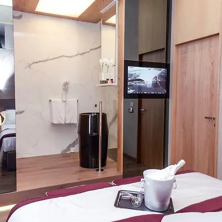 Sun Luxury Pantheon 4*